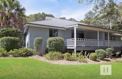 Cams Wharf Villa | Lakeshores Villa