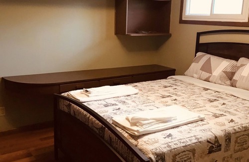Altus House | Lakeside accommodation, ( entire house)