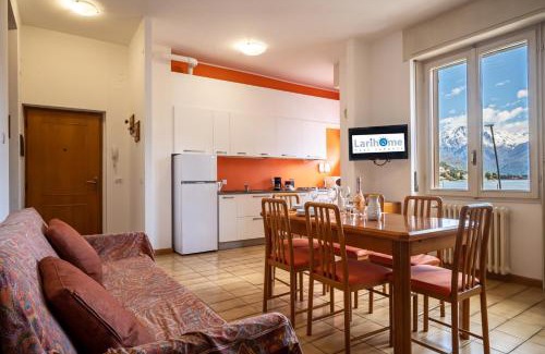 Consiglio di Rumo Apartment | Lakeside apartment with balcony and lake view Gravedona - Larihome A23