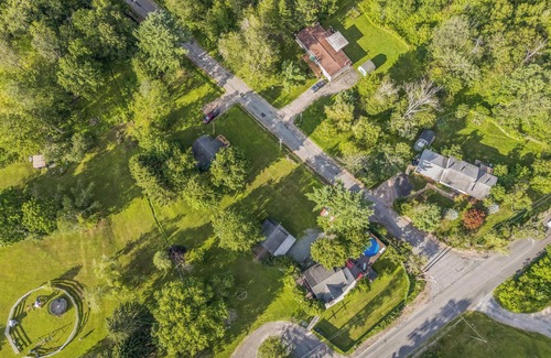 Liberty Resort | Lakeside Barn Estate- 3 Cozy Homes+Pool+Hot Tub!