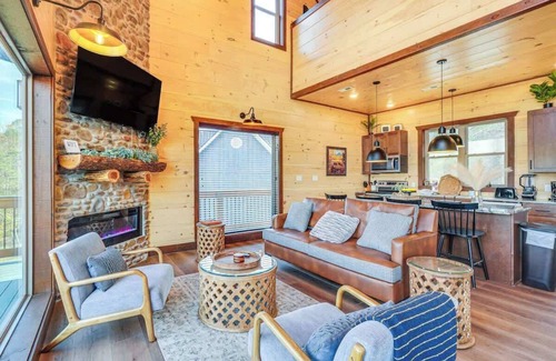 Sevierville Cabin | Lakeside Bear Lodge S