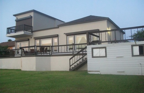 Laguna Vista House | Lakeside Beautiful House, inside and out.