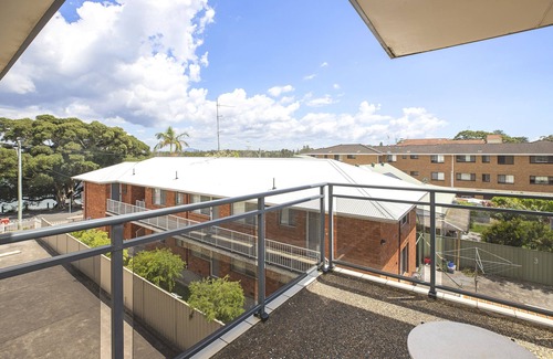 Forster Apartment | Lakeside. Breezy. Serendipity.