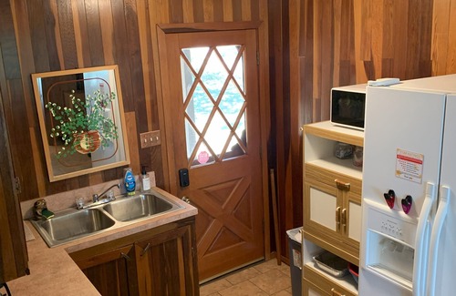 Pottsboro Cabin | Lakeside Country Cabin with private dock!