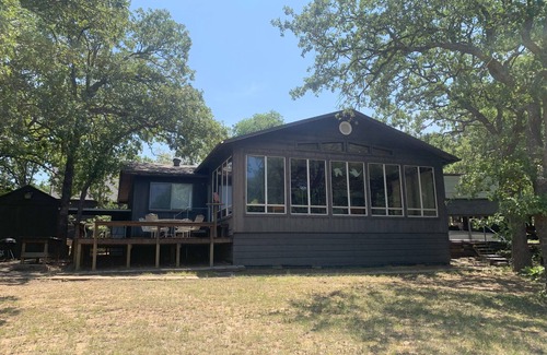Pottsboro Cabin | Lakeside Country Cabin with private dock!