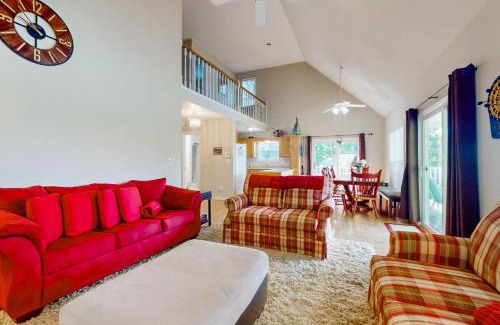 Big Creek House | Lakeside Eden