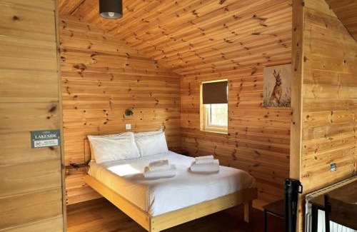 Boston House | Lakeside Fishing Pods