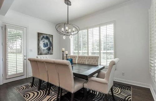 Little Elm House | Lakeside Grand Villa - Lone Star State Little Elm