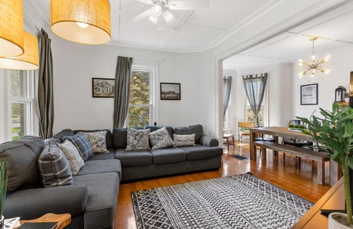 South Haven House | Lakeside Haven - Steps to Beach, Shops AND Dining!