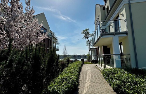 Ostroda Apartment | Lakeside Promenade View Sunrise Studio