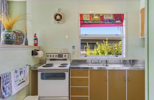 Motuoapa House | Lakeside Retreat - Motuoapa Holiday Home