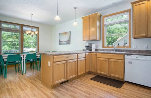 Whitehall House | Lakeside Retreat - Peak Fall Colors, Fire Pit, Hiking, Near Lake MI