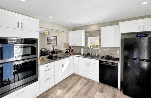 Highland Lakes House | Lakeside Retreat - Barry Lakes – Mtn Creek Ski - Wineries - Breweries