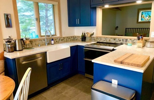 Croftville House | Lakesong Cottage