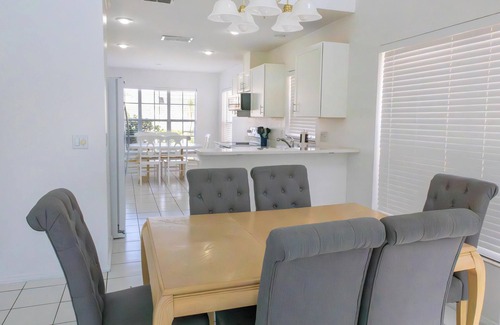 Meadow Woods Villa | Lakeview 3 Bedroom, 2.5 Bathroom Villa & Private Pool (very close to Disney and Orlando)