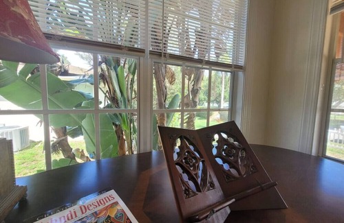 Crescent Lake Apartment | Lakeview Apt at Crescent Lake!