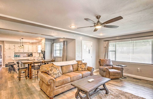 Lakeview House | Lakeview Home - 1 Mile from Bull Shoals Lake!