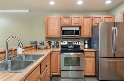 McCall Condo | Lakeview Mountain Retreat