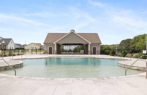 Winchester House | Lakin It Easy Pool Twin Creeks Marina Dry Creek Beach