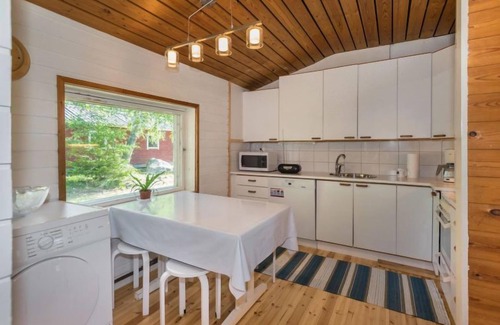 Pori House | Lampaluodon punainen tupa by Interhome