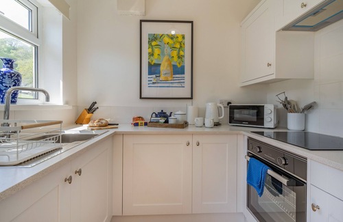 Oxwich House | Lan y Mor, Oxwich - Two Bedroom House, Sleeps 4