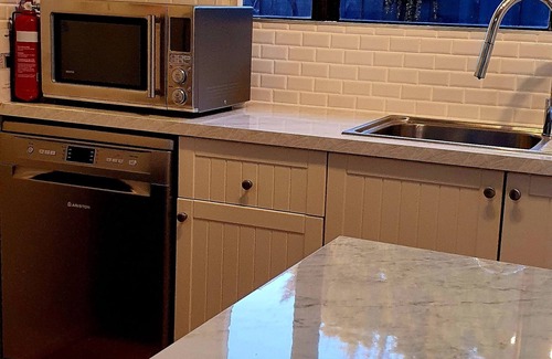 Lancefield Cottage | Lancefield Stay Pet and Horse Friendly. Close to Winery region and breweries.