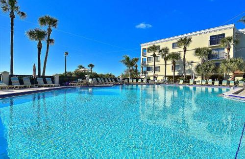 Sunset Beach House | Land's End 3-202 Bay Front
