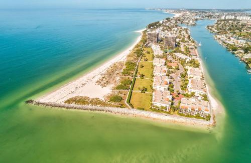 Sunset Beach House | Land's End 8-204 Beach Front - Premier