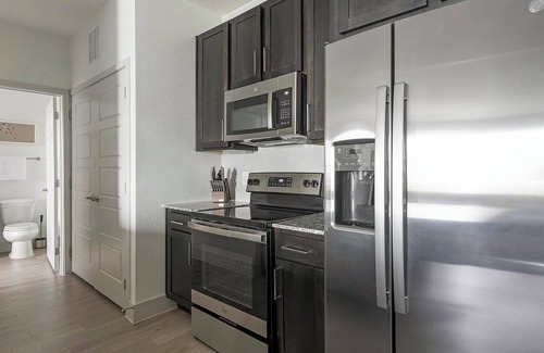 Austin Apartment | Landing | Amazing 1BD, Gym, Pool