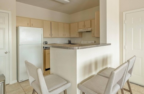 Southbelt/Ellington Apartment | Landing | Amazing 1BD, Pool, Gym