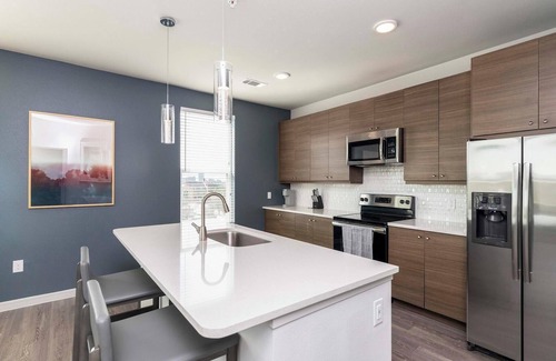 Lockhart Apartment | Landing | Amazing 2BD, Clubhouse, Gym