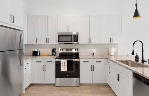 Denton Apartment | Landing | Amazing Studio, Gym