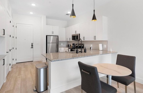 Denton Apartment | Landing | Amazing Studio, Gym