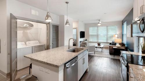 Charlotte Apartment | Landing Apartments Charlotte - Newell South