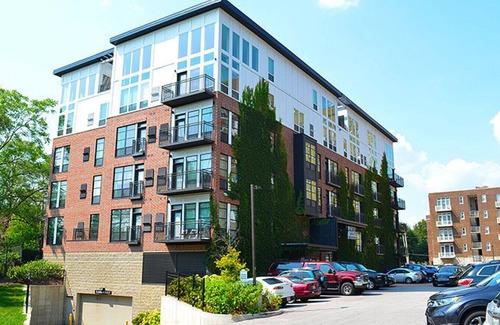 DeBaliviere Place Apartment | Landing at 275 on the Park - Senate - 1 Bedroom in De Baliviere Place