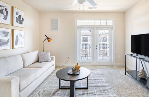 Fredericksburg Apartment | Landing at Abberly at Southpoint - 2 Bedrooms in Leavells