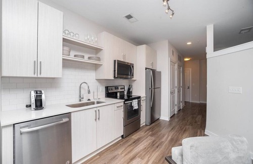 Westside Apartment | Landing at Caroline Apartments - 1 Bedroom in Westside