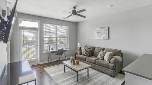 Madison Apartment | Landing at FarmHaus - Huntsville