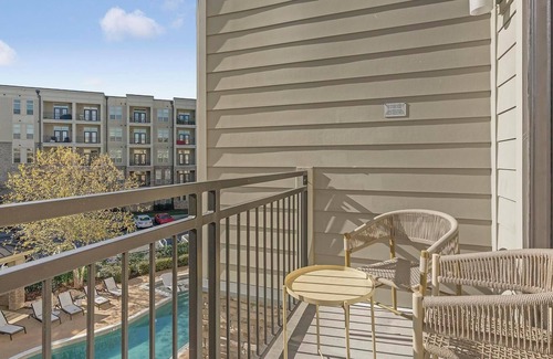 Cary Apartment | Landing at Lofts at Weston Lakeside - 1 Bedroom.