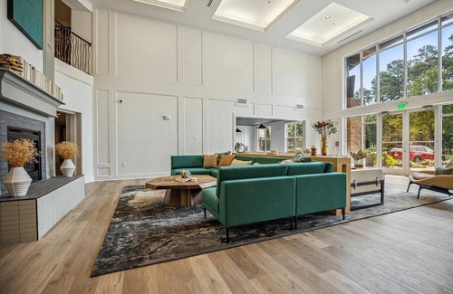 Cary Apartment | Landing at Lofts at Weston Lakeside - 1 Bedroom.