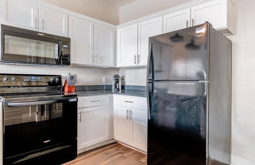 Toledo Apartment | Landing at Marina Lofts - 1 Bedroom in East Toledo