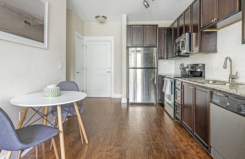 North Raleigh Apartment | Landing at Meridian at Sutton Square - 1 Bedroom in North Raleigh