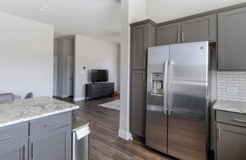 Weatherford Apartment | Landing at Stone Lake Townhomes - 3 Bedrooms in.