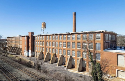 Greenville Apartment | Landing at The American Spinning Mill - 1 Bedro.