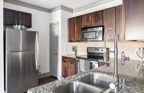 Northeast Carrollton Apartment | Landing at The Avenues at Carrollton - 1 Bedroom in Northeast Carrollton