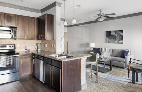 Northeast Carrollton Apartment | Landing at The Avenues at Carrollton - 1 Bedroom in Northeast Carrollton