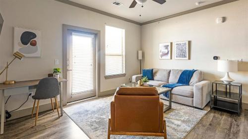 Manor Apartment | Landing at The Flats at Shadowglen - Manor