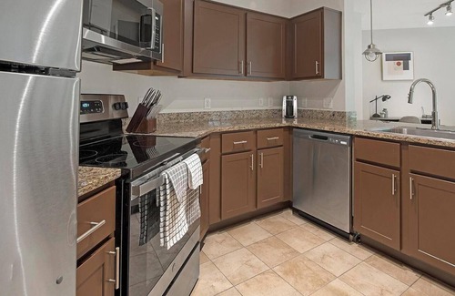 Chillum Apartment | Landing | Beautiful 1BD, Courtyard, Gym