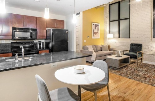 Petersburg Apartment | Landing | Beautiful 1BD, Gym, Pool