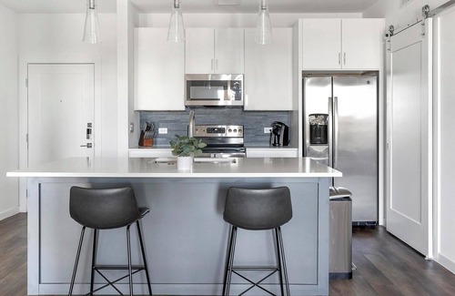 Austin Apartment | Landing | Beautiful 1BD, Clubhouse, Pool